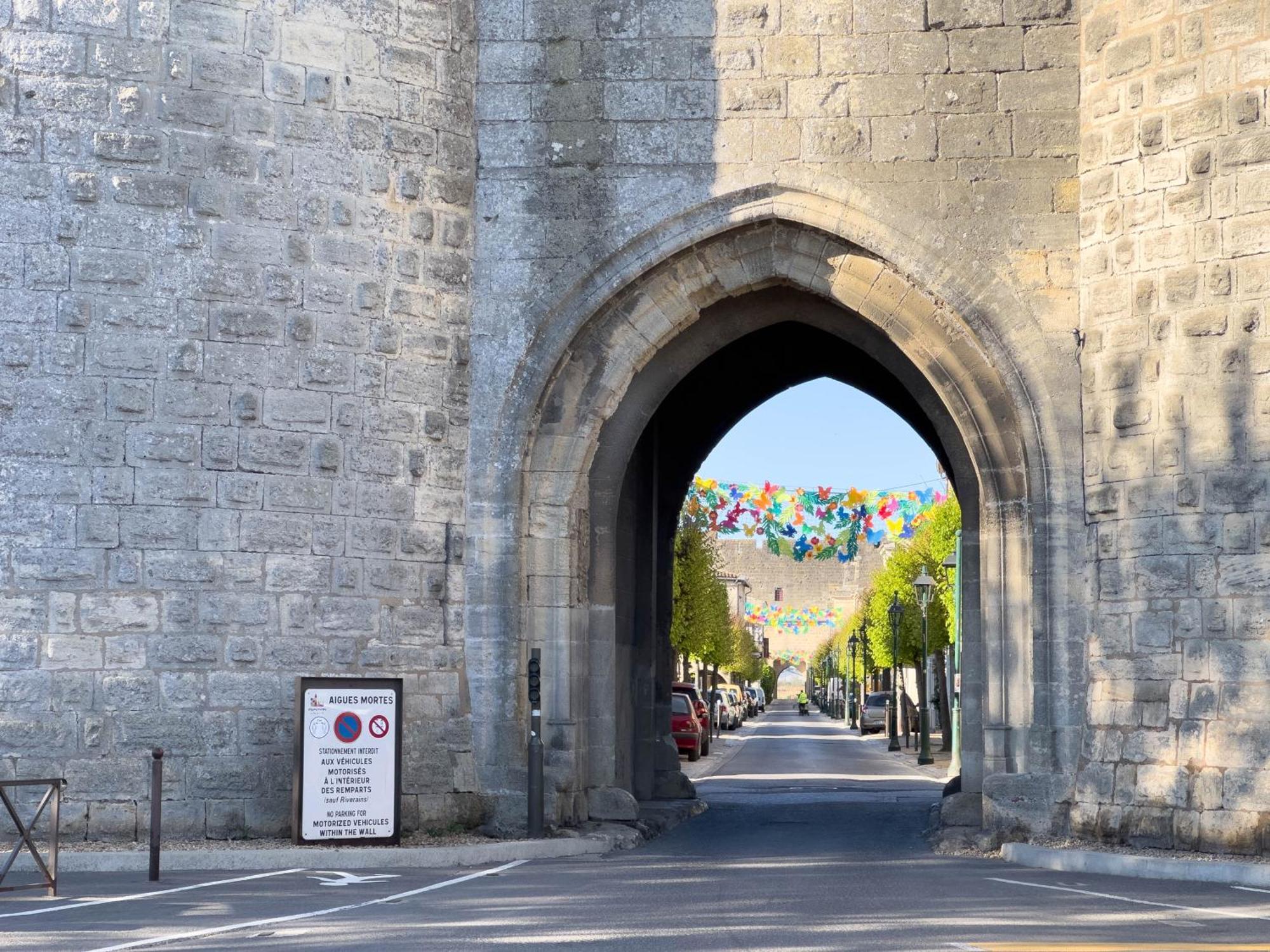 Les Suites Du 13 Aigues-Mortes Esterno foto