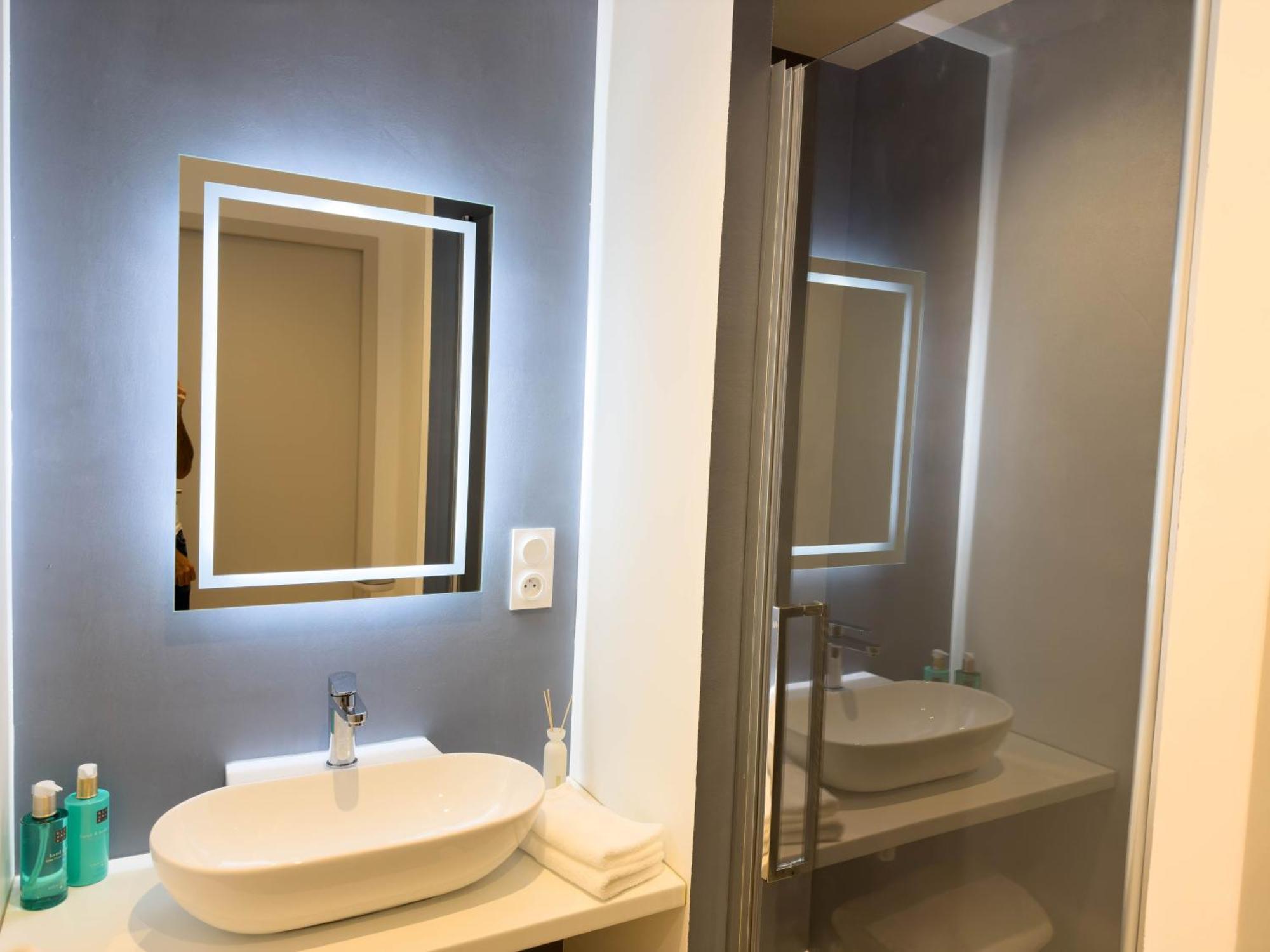 Les Suites Du 13 Aigues-Mortes Esterno foto