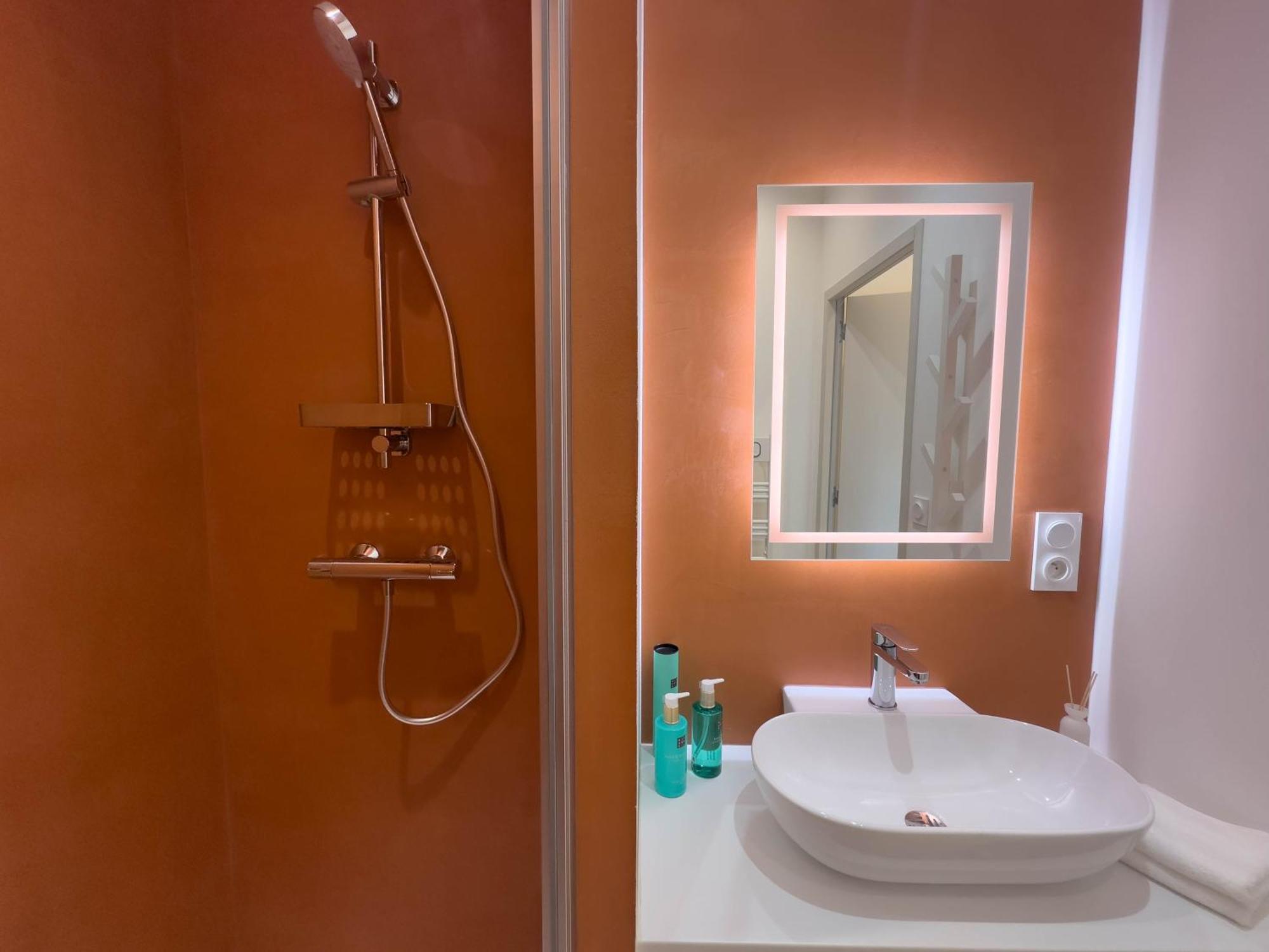 Les Suites Du 13 Aigues-Mortes Esterno foto