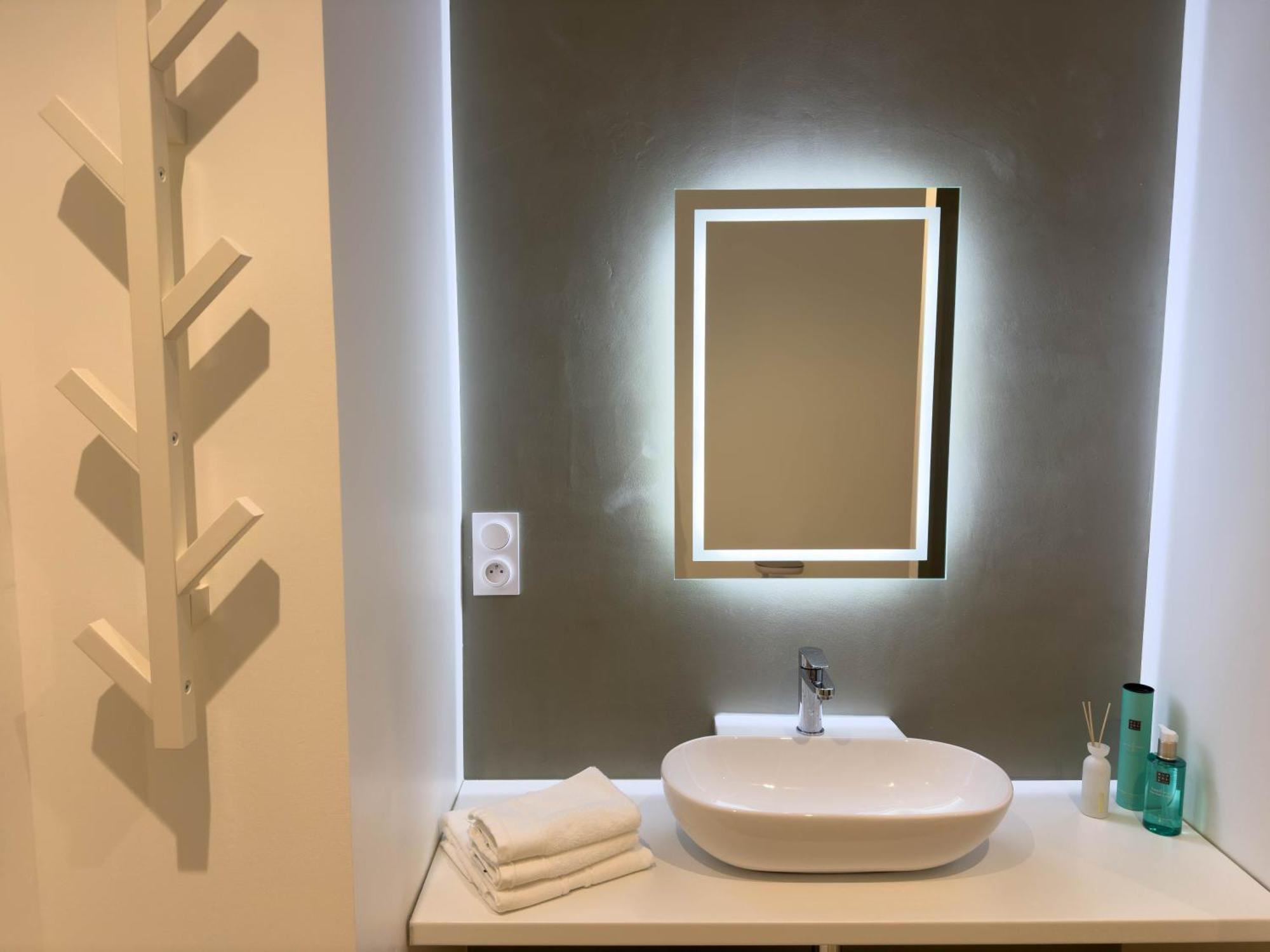 Les Suites Du 13 Aigues-Mortes Esterno foto