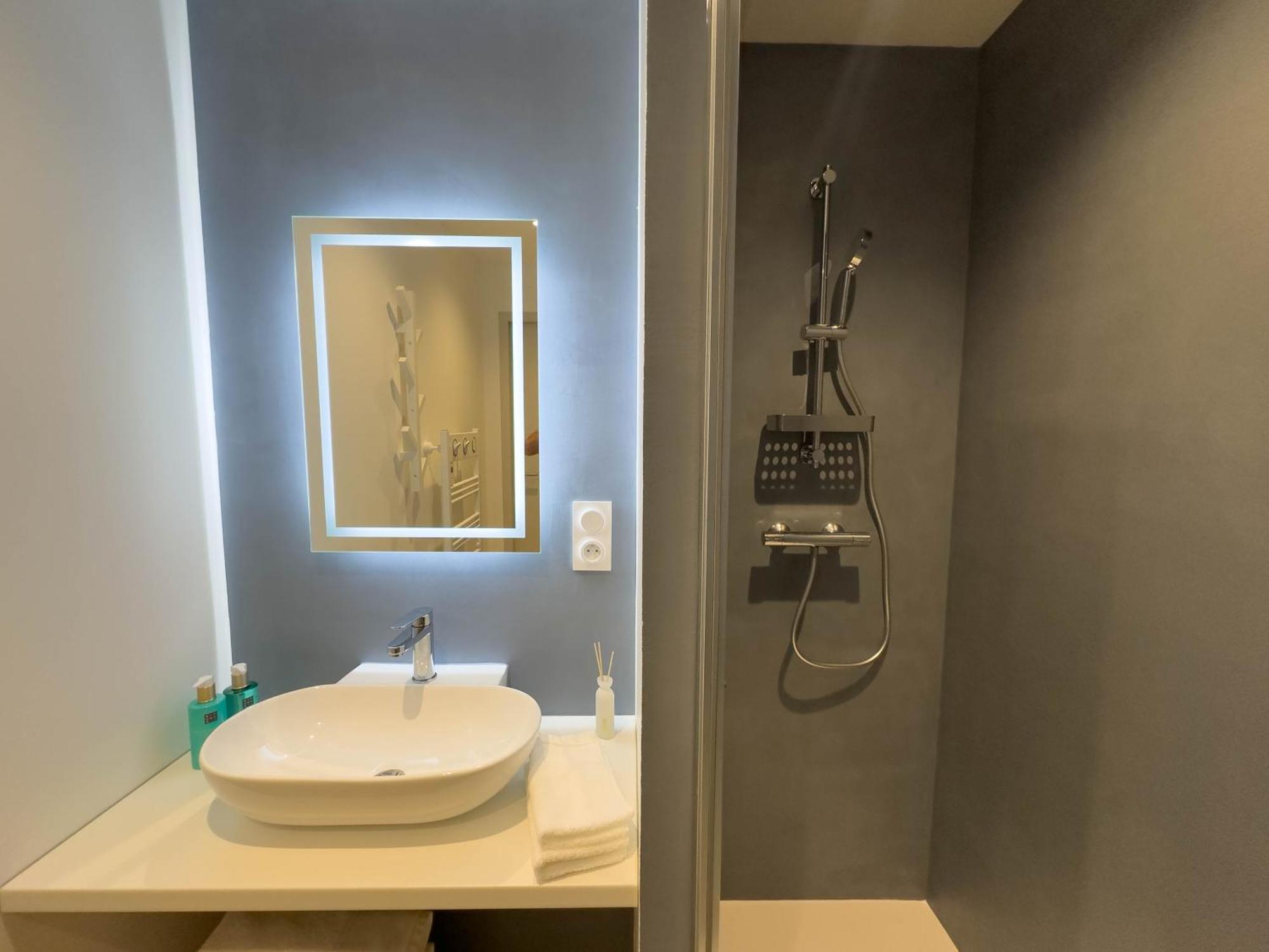 Les Suites Du 13 Aigues-Mortes Esterno foto